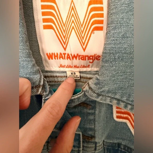 WRANGLER X WHATABURGER WOMEN'S CUT-OFF VEST - Picture 4 of 10